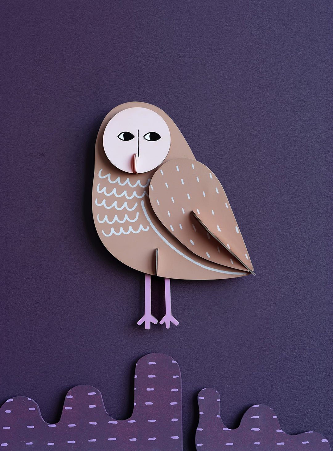 Décoration murale Donna Wilson Studio Roof en carton, une rencontre entre design, couleur et imagination. otto owl
