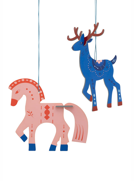 Décorations 3D Northern Tales Ornaments Studio Roof, pour un sapin de Noël poétique et scandinave. the little horse & deer