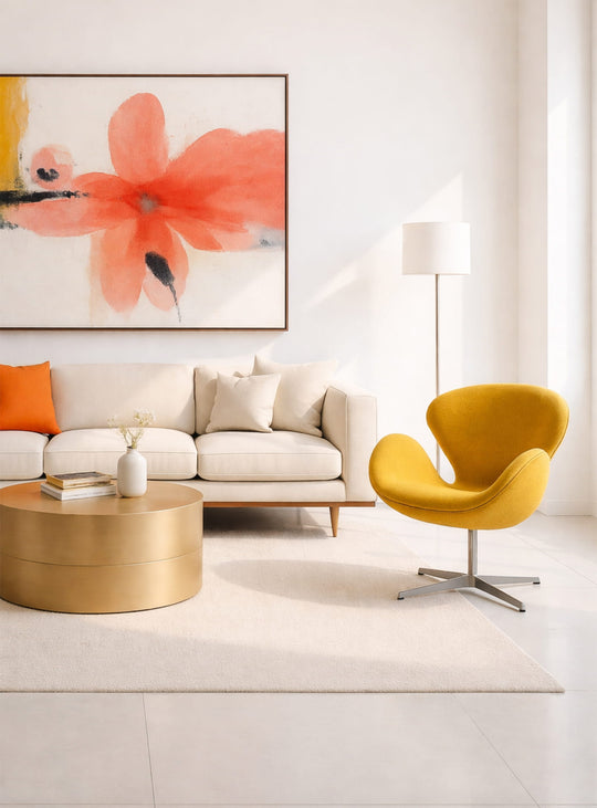 Assise moelleuse et lignes fluides, le fauteuil Swan séduit au premier regard. citron