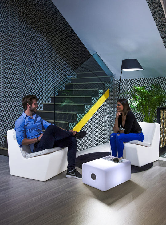 Table à café Tarida Bluetooth Newgarden : table extérieure, LED et son sans fil.