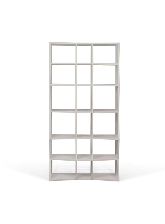 Découvrez la bibliothèque Wave de TemaHome, un rangement design aux lignes ondulées, idéal pour un intérieur moderne. argent