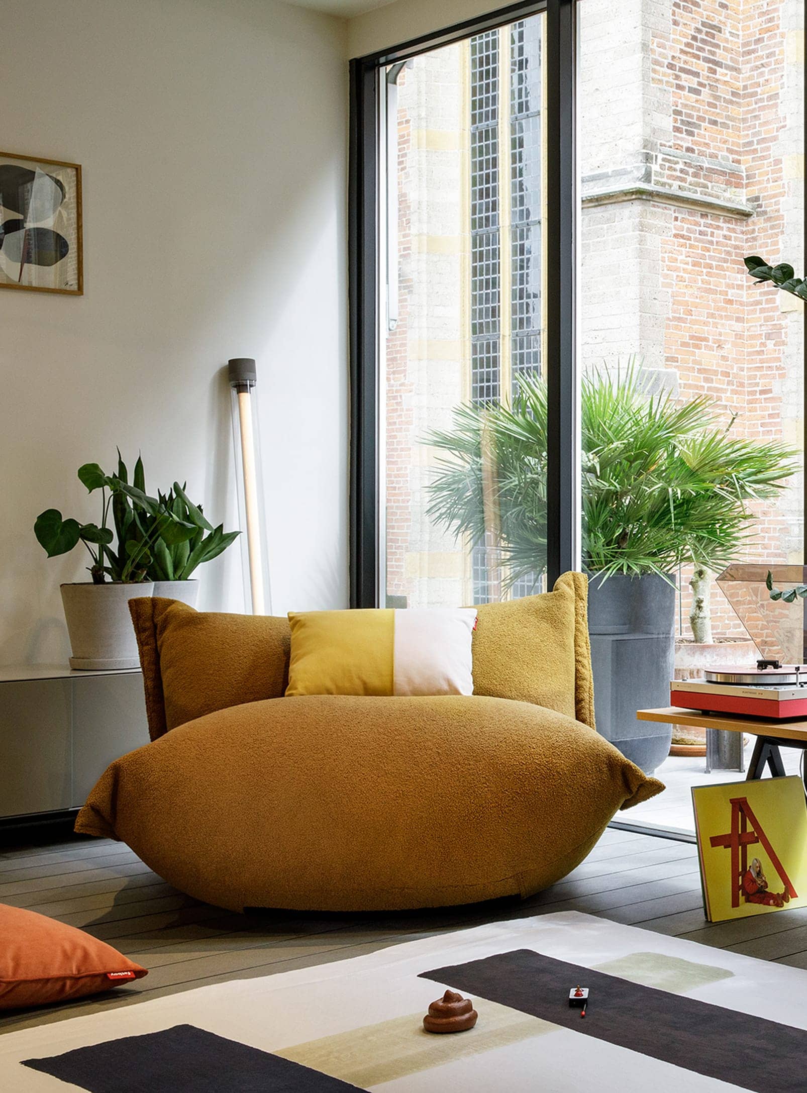 The Bonbaron Sherpa, chairs by Fatboy – Nüspace