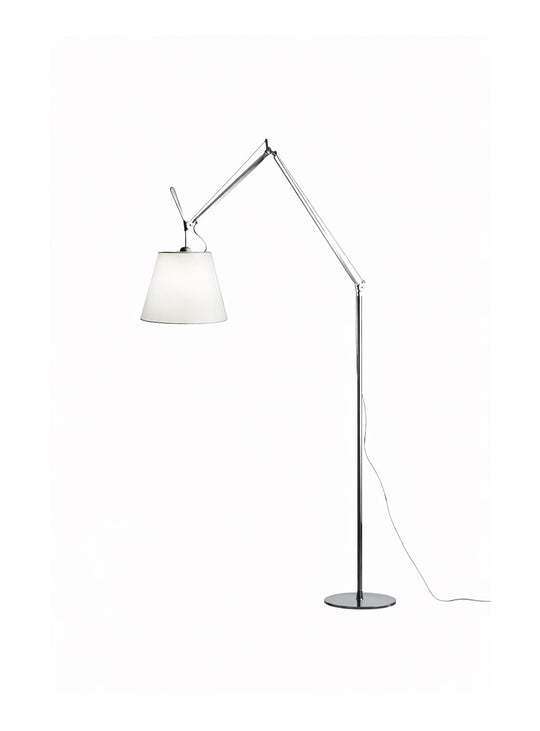 Tolo, une lampe design inspirée de Tolomeo pour un intérieur moderne.