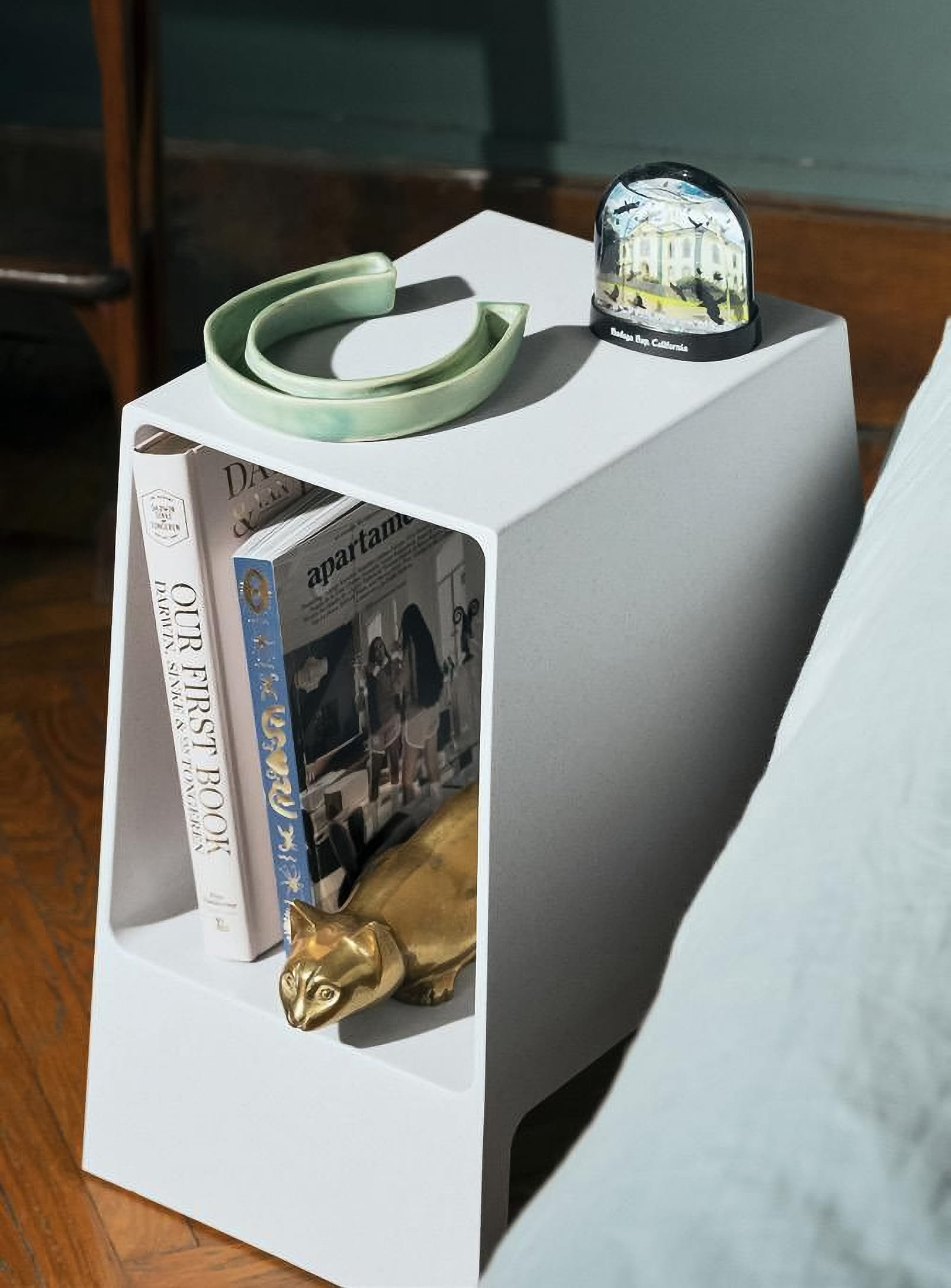 Tomo, indoor and outdoor end table by TOOU Design – Nüspace