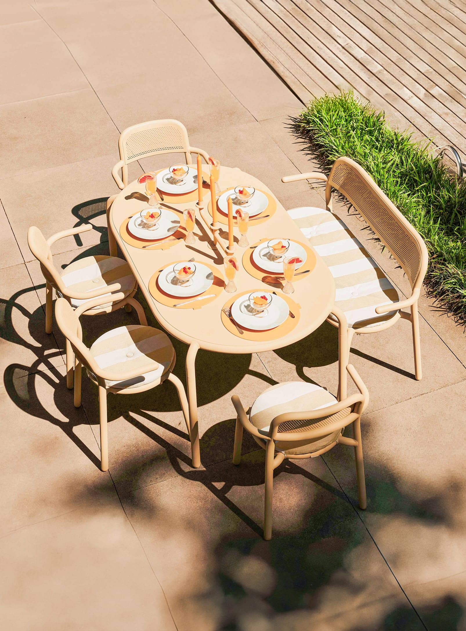 Toní Tavolo, Outdoor aluminum tables by Fatboy – Nüspace