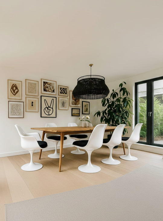 Chaise Tulipe Nüspace, icône du design inspirée de Saarinen. noir