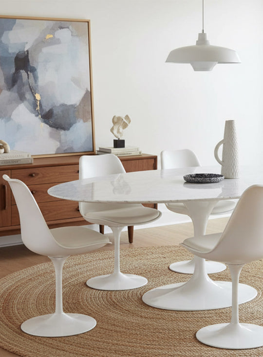 Table à dîner Tulipe en marbre : luxe rétro-chic pour 6 à 8 convives.