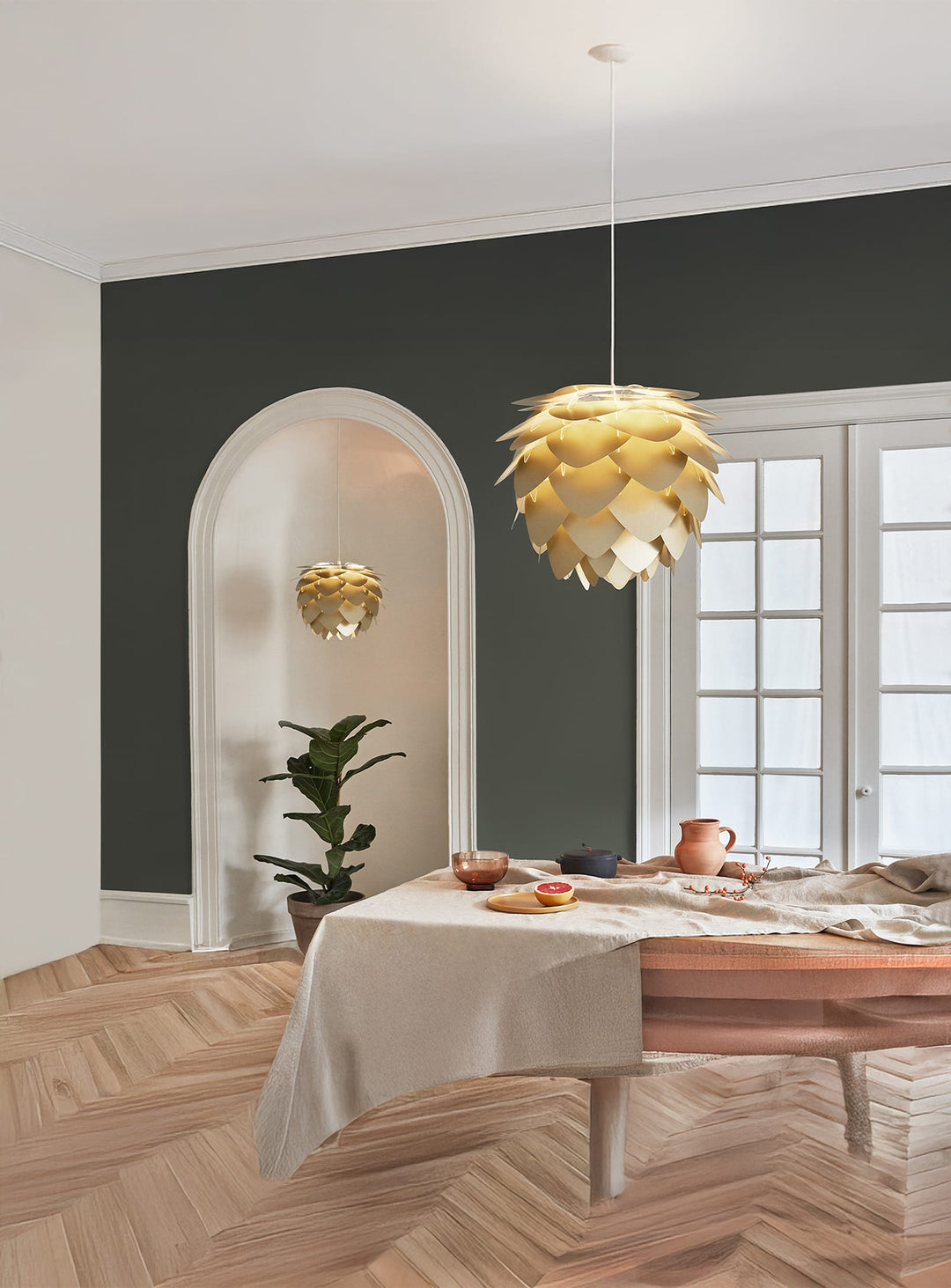 Abat-jour Umage Aluvia, design inspiré de la nature et de la ville. laiton brossé