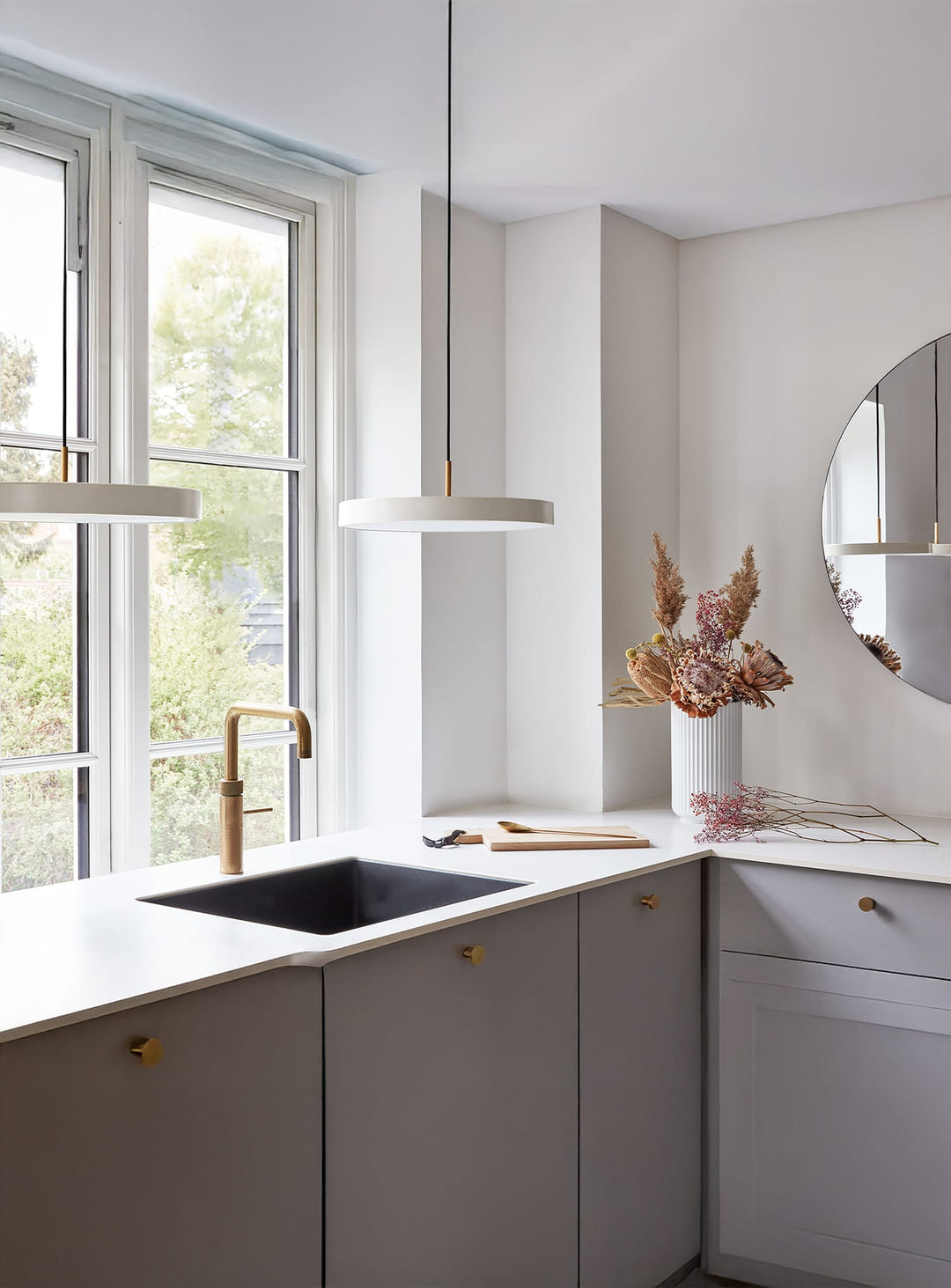 Lampe suspendue Umage Asteria, éclat doux et diffusion homogène. perle