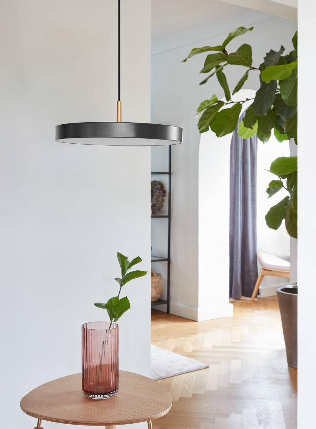 Lampe suspendue Asteria Mini Umage : sublimez votre cuisine ou votre salon avec style. anthracite