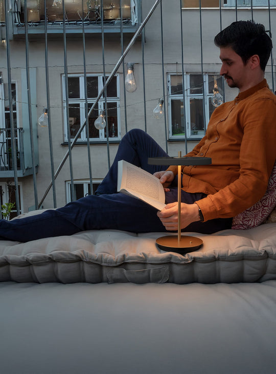 Lampe de table Asteria Move Umage : un classique du design dans une version portable. anthracite