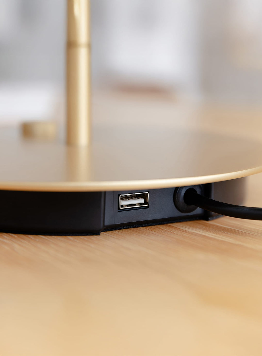 Lampe de table Asteria Umage : lampe design pour une ambiance chaleureuse.