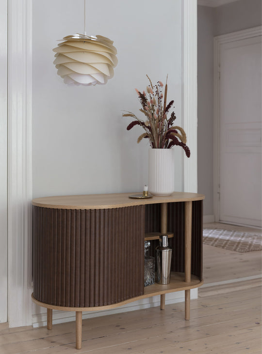 Cabinet Audacious Umage, une pièce de caractère pour salon, bureau ou salle à manger. noisette