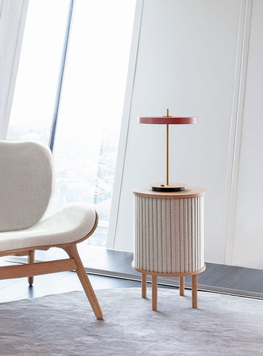 Table d'appoint Audacious Umage : un meuble compact au design intelligent. sable blanc