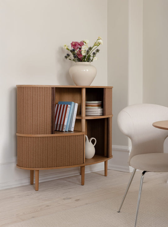 Cabinet Audacious Highboard de Umage meuble design avec portes en tissu. sucre brun