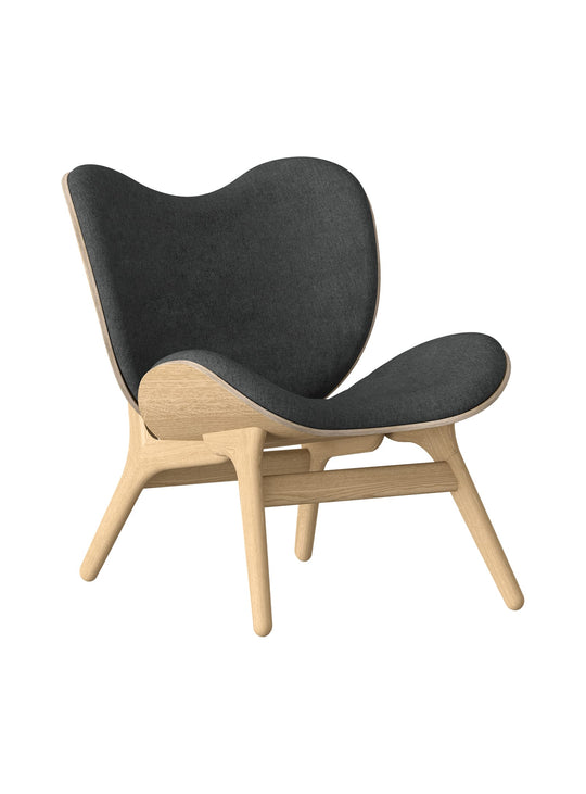 Fauteuil Umage A Conversation Piece low, assise basse idéale pour moments de détente.