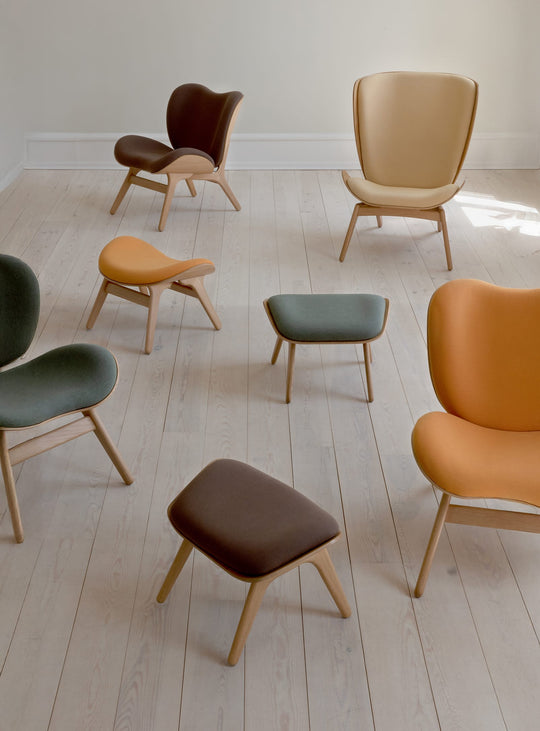 Ottoman Umage A Conversation Piece, design épuré pour détente optimale.