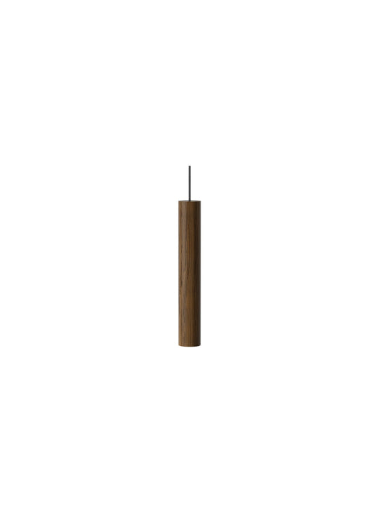 Lampe suspendue Chimes Umage avec éclairage LED ciblé, idéale au-dessus d'une table à manger. chene foncé