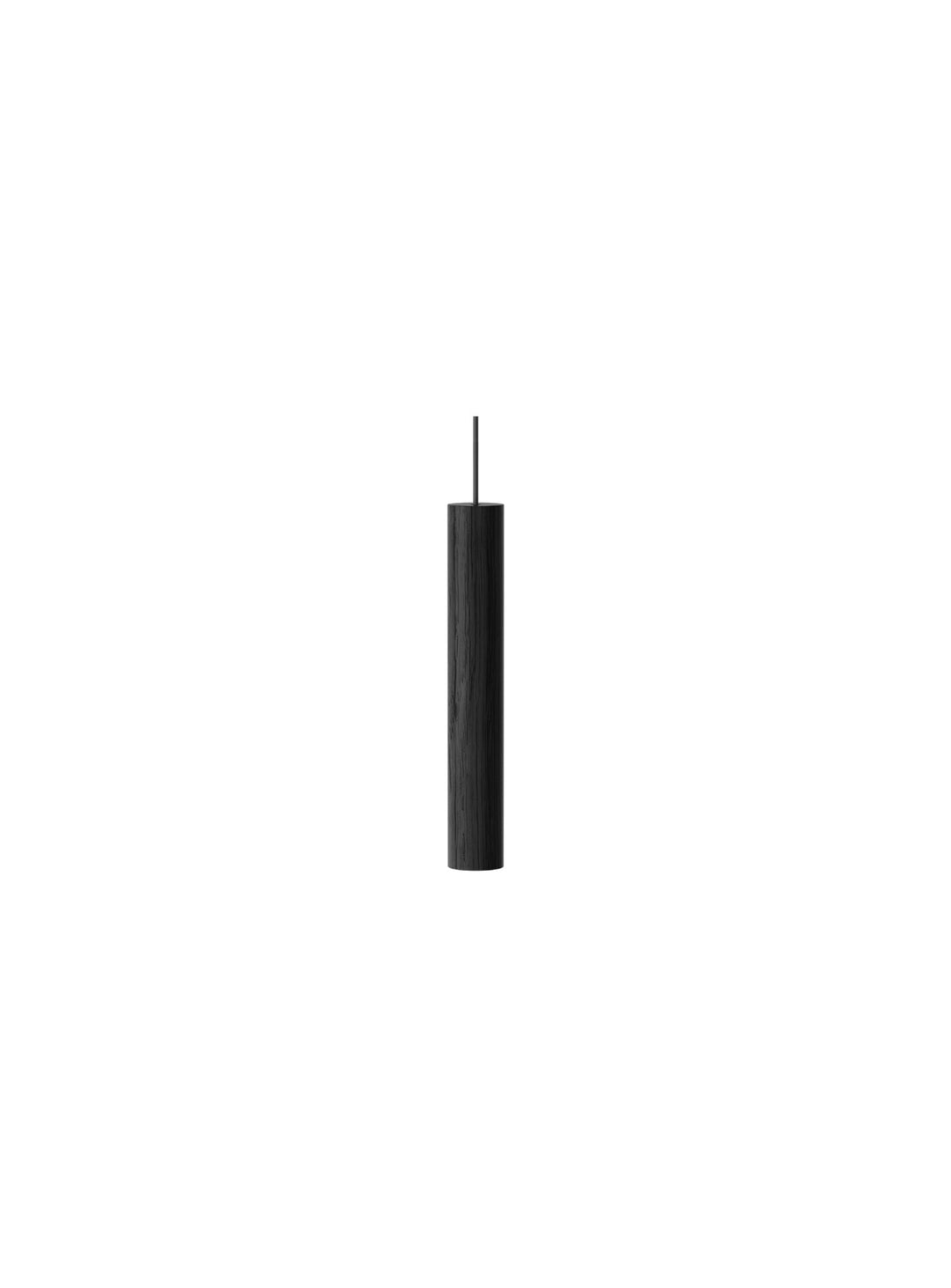 Lampe suspendue Chimes Umage, un luminaire design aux lignes épurées et contemporaines. chene noir