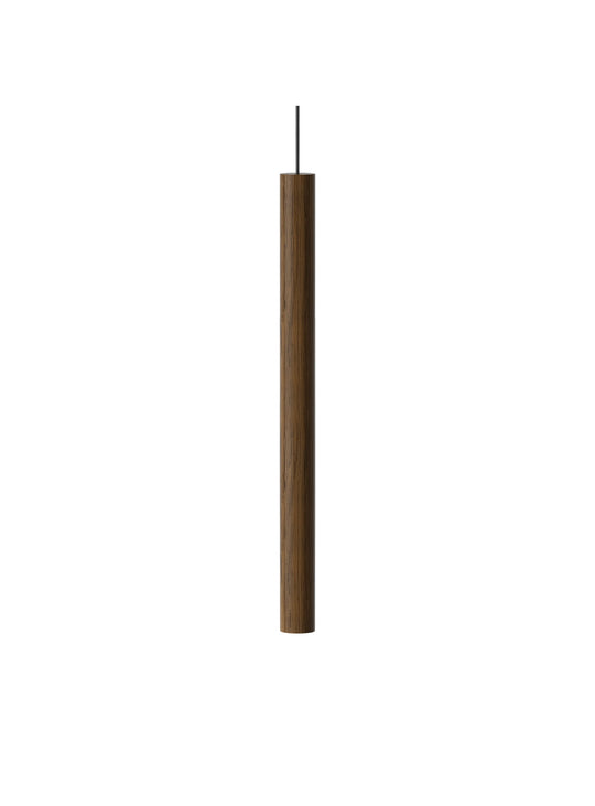 Lampe suspendue Chimes Umage en chêne massif, une création inspirée par la nature nordique. chene foncé