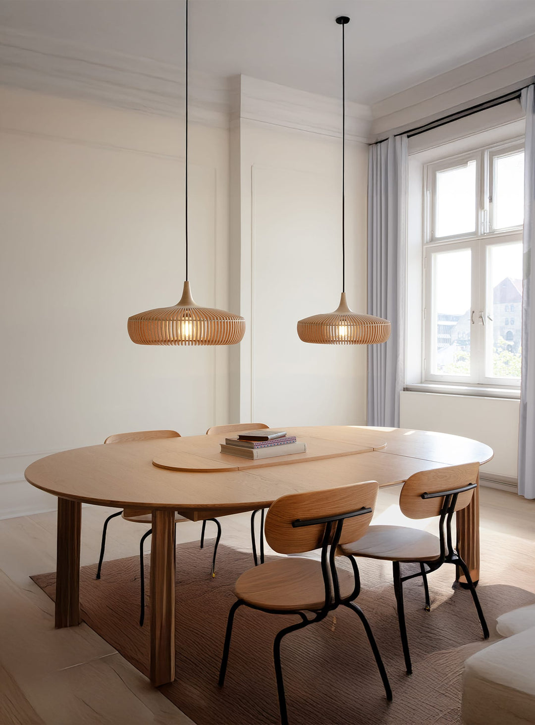 Abat-jour Clava Dine Wood de Umage en bois naturel au design sculptural. chene