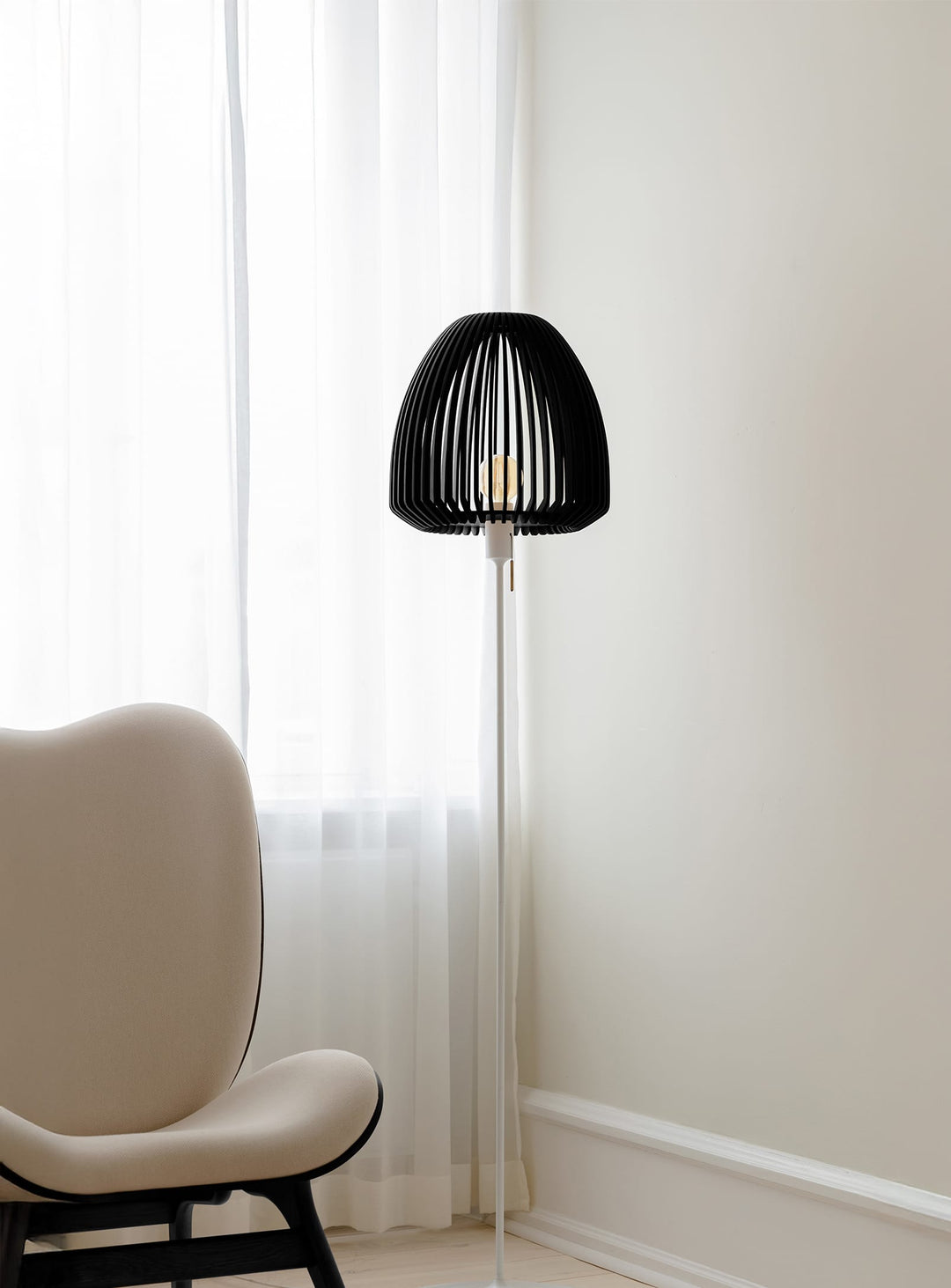 Abat-jour Clava Wood de Umage éclairage intérieur chic et naturel. chene noir