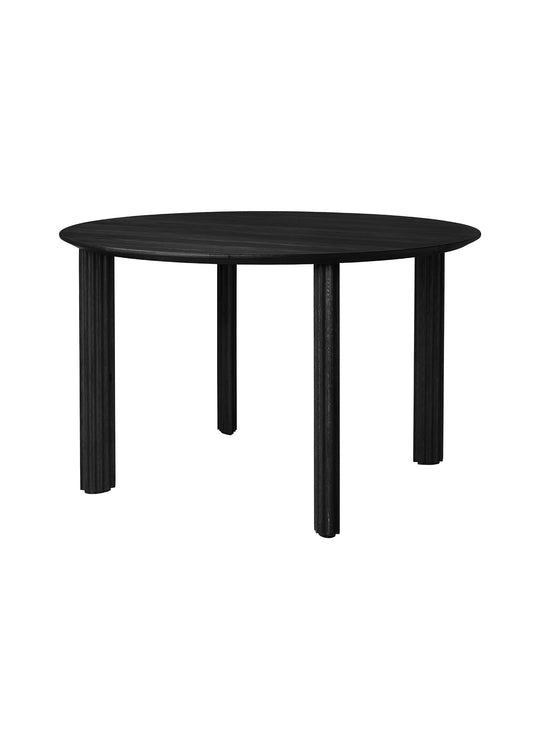 Table à dîner Comfort Circle Umage, un mobilier nordique aux finitions artisanales soignées. chene noir