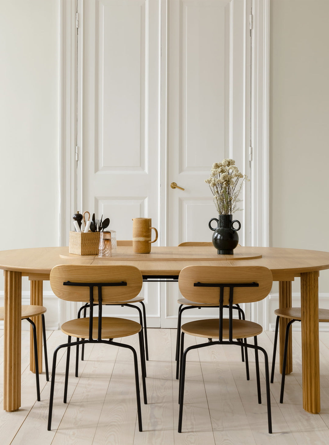 Table à dîner extensible Comfort Circle Umage, une table modulable pensée pour le quotidien. chene 
