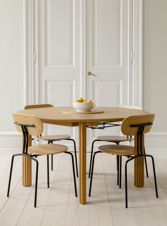 Table à dîner extensible Comfort Circle Umage, une table élégante pouvant accueillir jusqu'à 10 personnes. chene