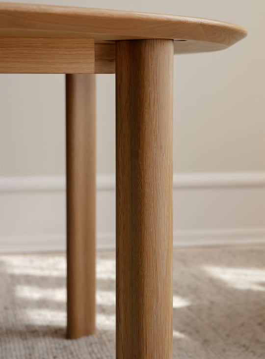 Table à dîner extensible Comfort Circle Umage, design et fonctionnalité réunis autour du repas. chene