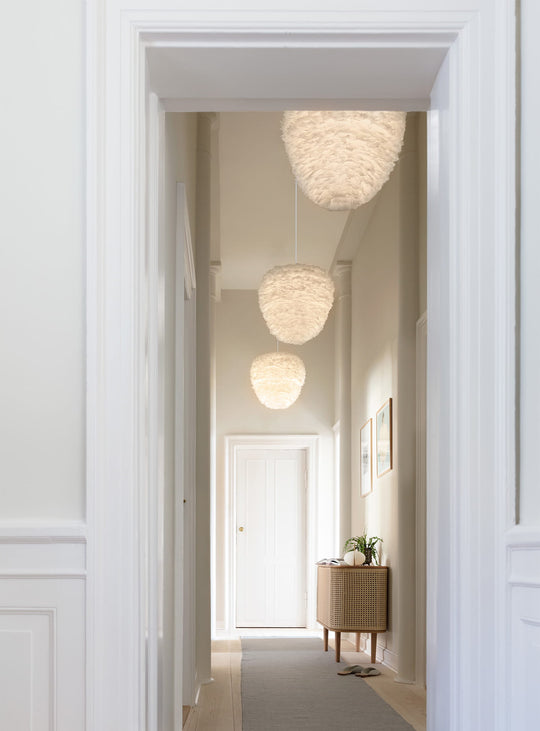 Abat-jour Eos Evia Umage : un objet design mêlant douceur, lumière et élégance. blanc