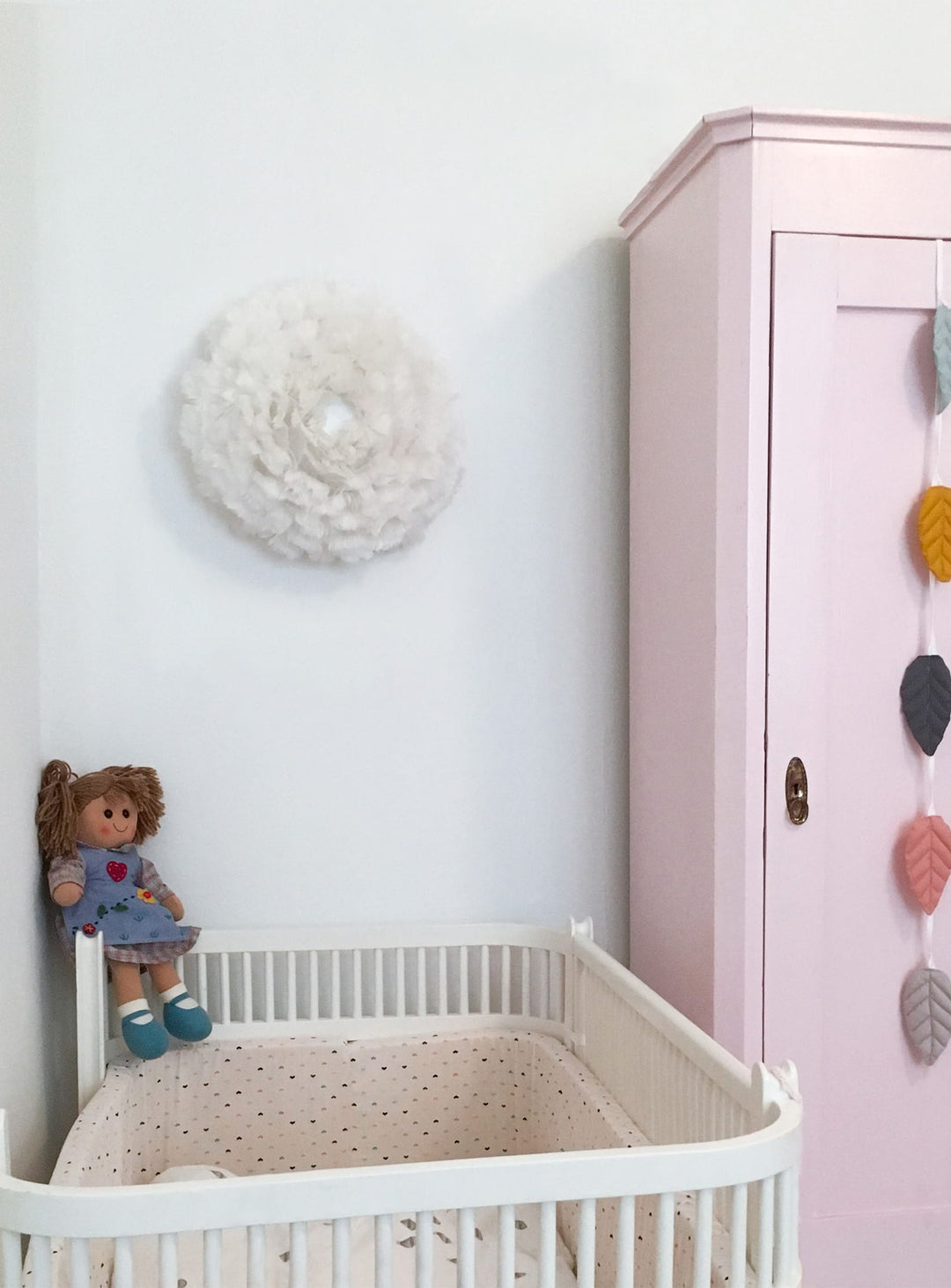 Abat-jour Eos Up Umage : luminaire déco en plumes pour ambiance cosy. grand