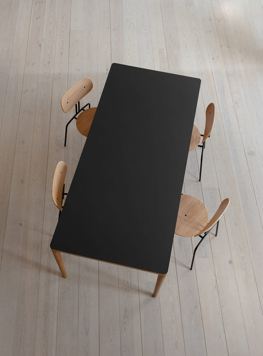 Table à dîner extensible Heart'n'Soul Umage, parfaite pour les intérieurs contemporains. chene noir obsidien