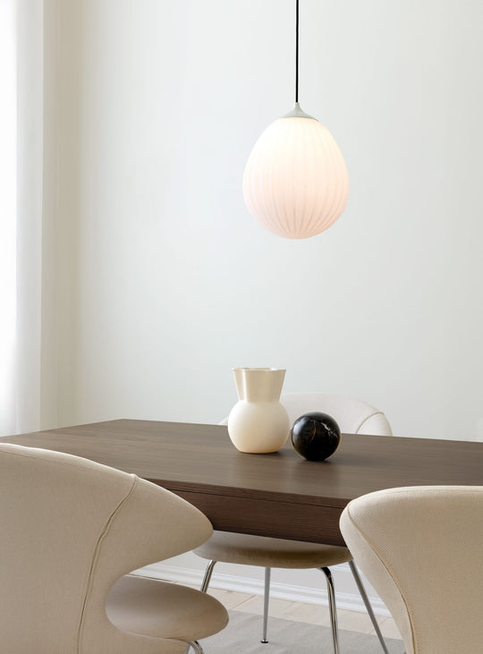 Table à dîner extensible Heart'n'Soul Umage, un design intelligent avec espaces de rangement. chene foncé