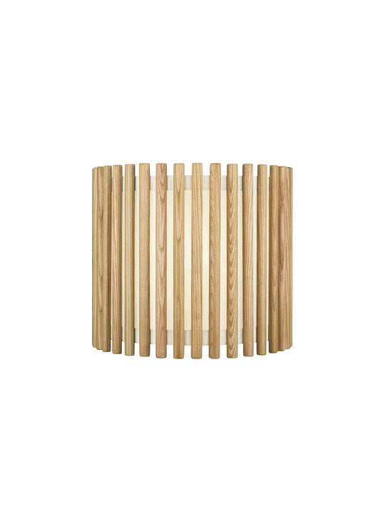 Abat-jour Komorebi Umage avec lamelles de bois pour un intérieur naturel et élégant.