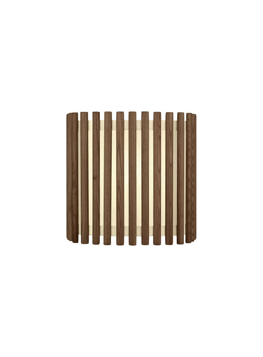 Abat-jour Komorebi Umage avec finitions en bois pour une ambiance authentique.