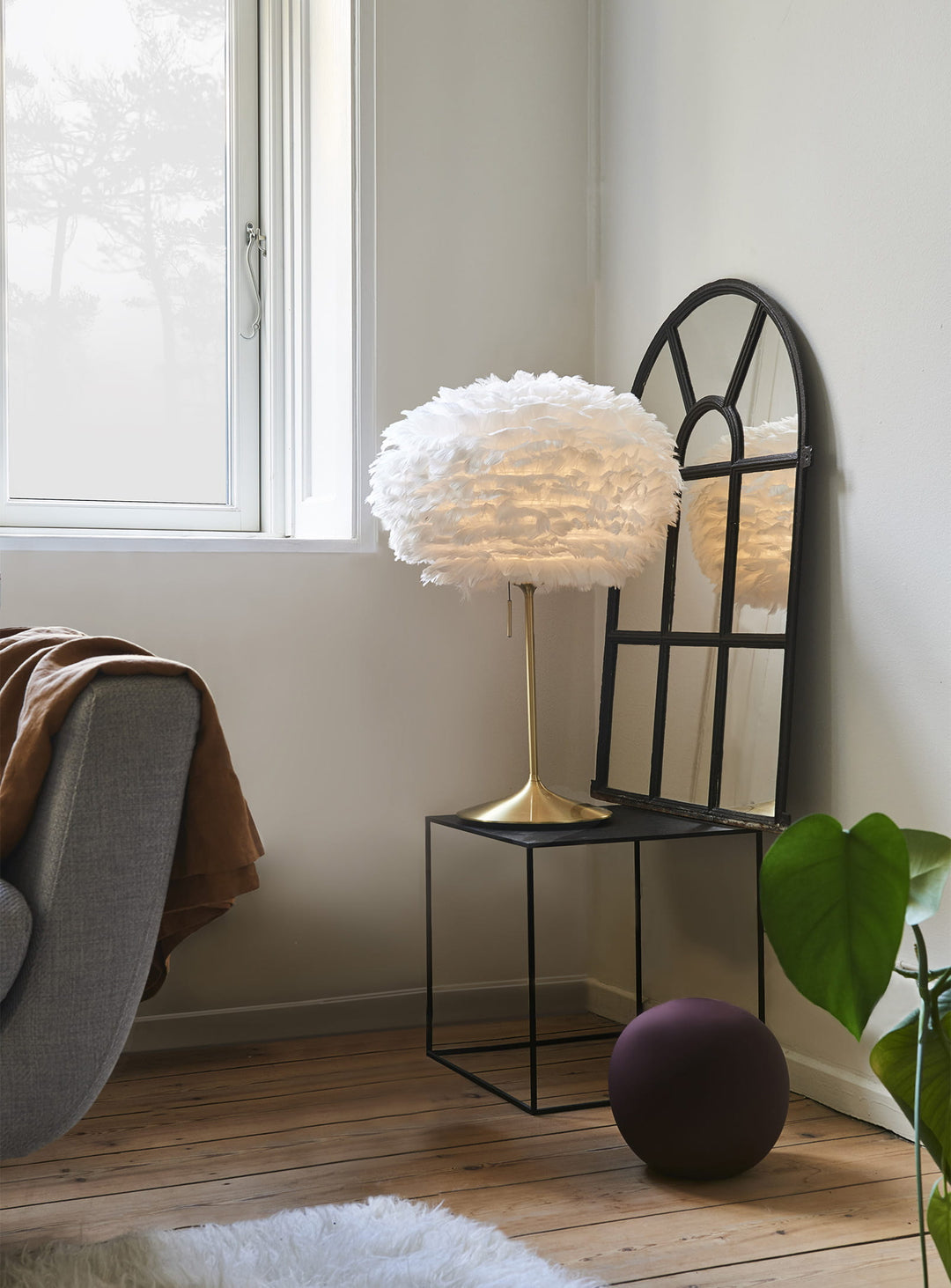 Support de lampe de table Santé de Umage structure légère et robuste. laiton