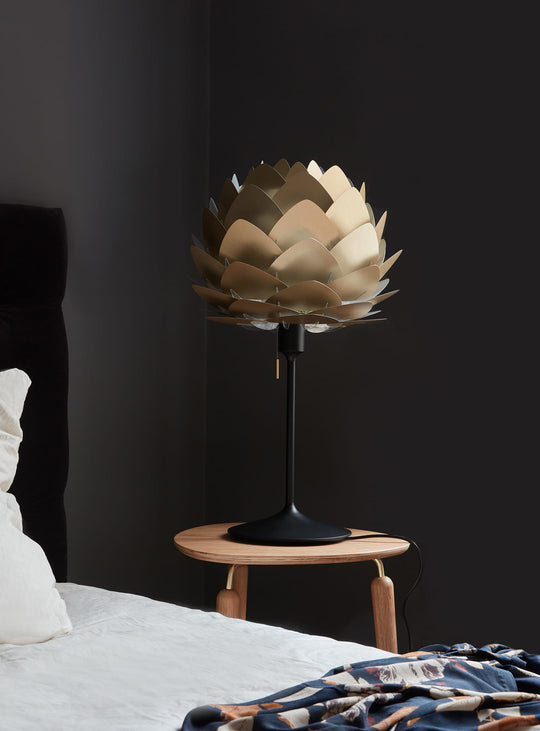 Support de lampe de table Santé de Umage design élégant et léger. noir
