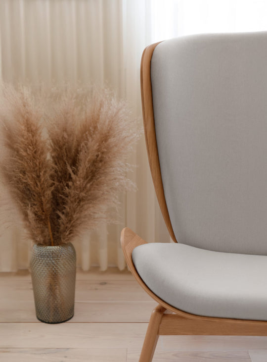 Fauteuil The Reader Umage : un fauteuil raffiné pour des moments de lecture apaisants. sterling