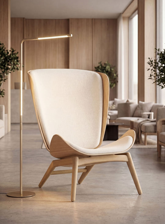 Fauteuil The Reader Umage : confort enveloppant et design danois pour vos moments de lecture. sable blanc