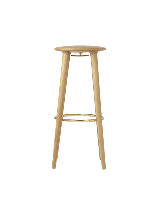 Tabouret de bar Socialite de Umage design nordique et confort optimal. chene