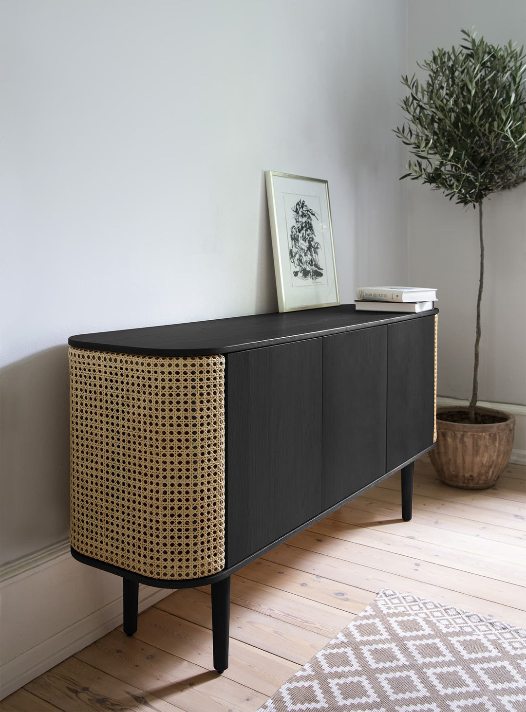 Buffet Treasures Umage : un meuble de rangement premium au charme naturel. roseau venitien