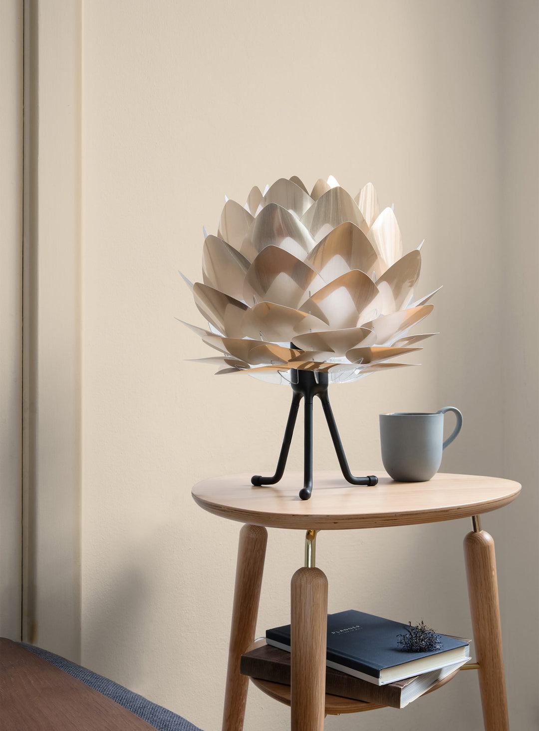 Trépied Umage design scandinave élégant et pratique. noir