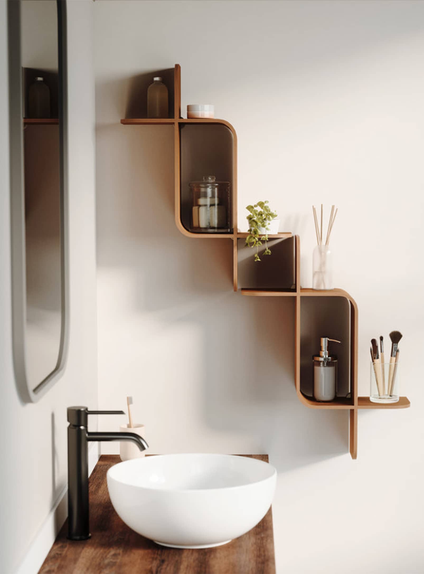 Montage, wooden wall shelf by Umbra – Nüspace