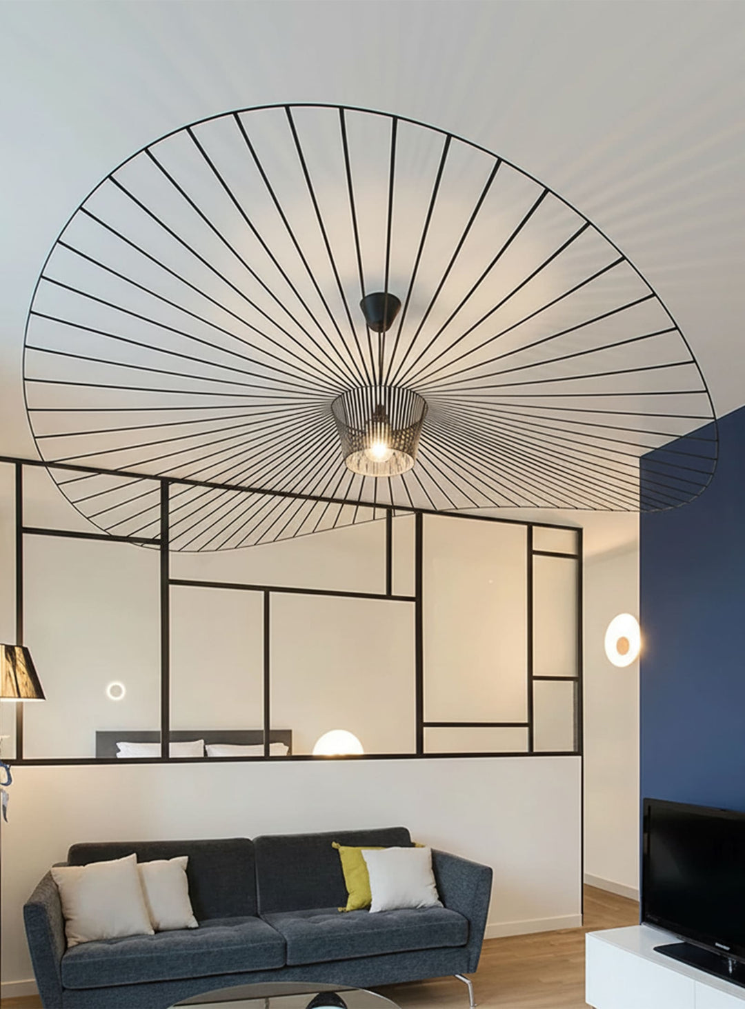 Lampe Vertigo, pièce design forte pour grands espaces ouverts. noir