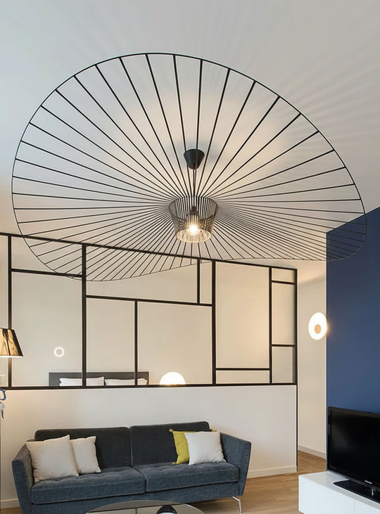 Lampe Vertigo, pièce design forte pour grands espaces ouverts. noir