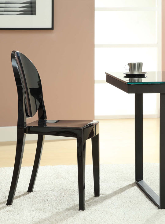 Chaise Victoria Ghost de Nüspace : design iconique et élégance transparente. noir