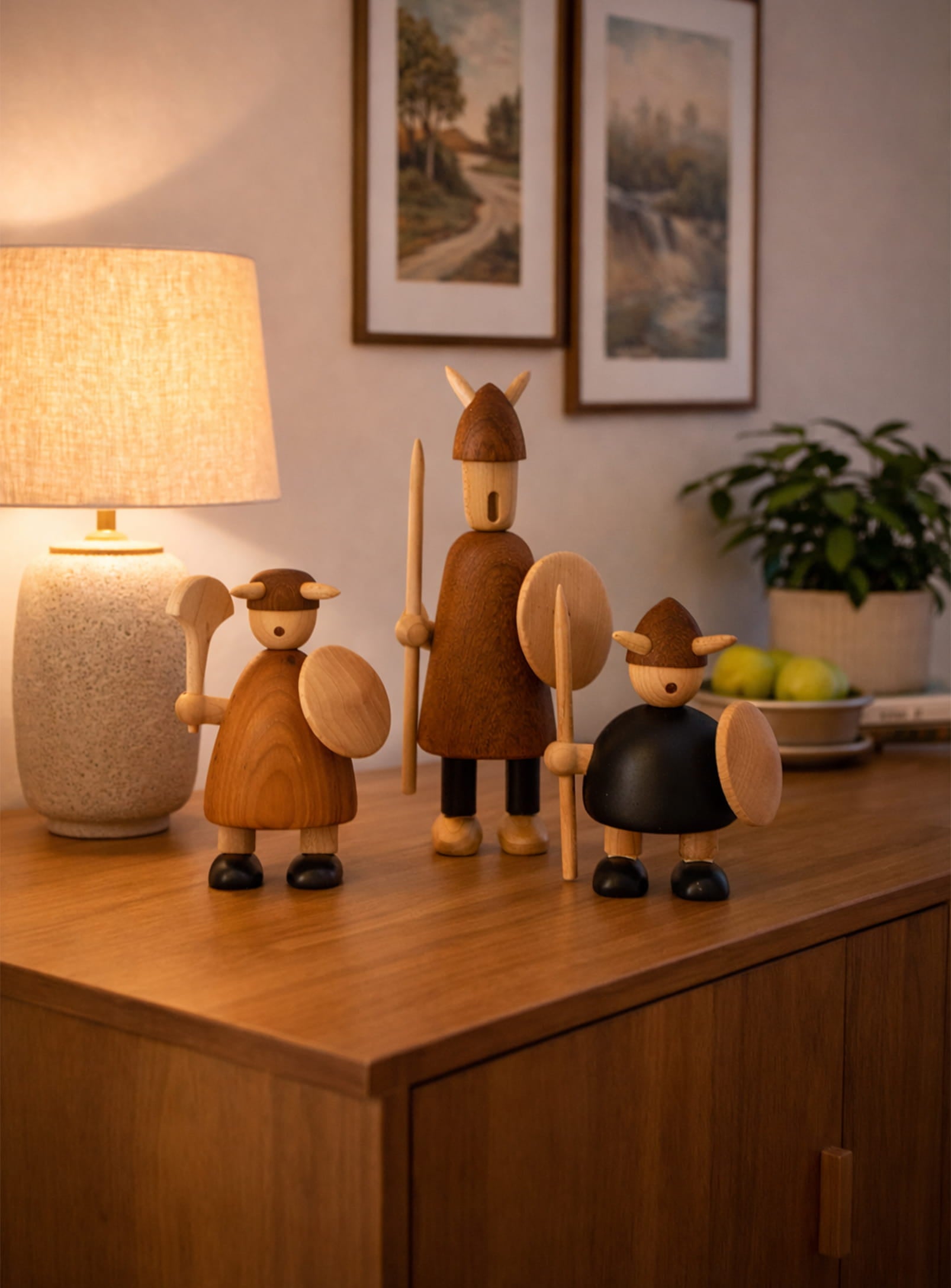 Viking family: Wooden decorative object – Nüspace