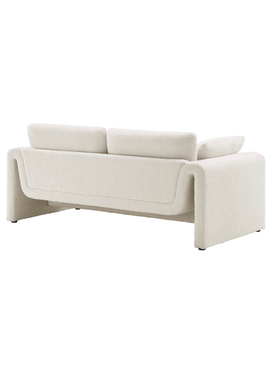 Optez pour le sofa Waverly, une pièce maîtresse au style raffiné. ivoire