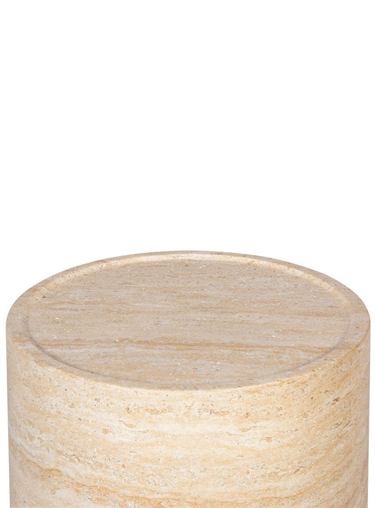 Table d’appoint Zac : béton effet travertin et élégance intemporelle.